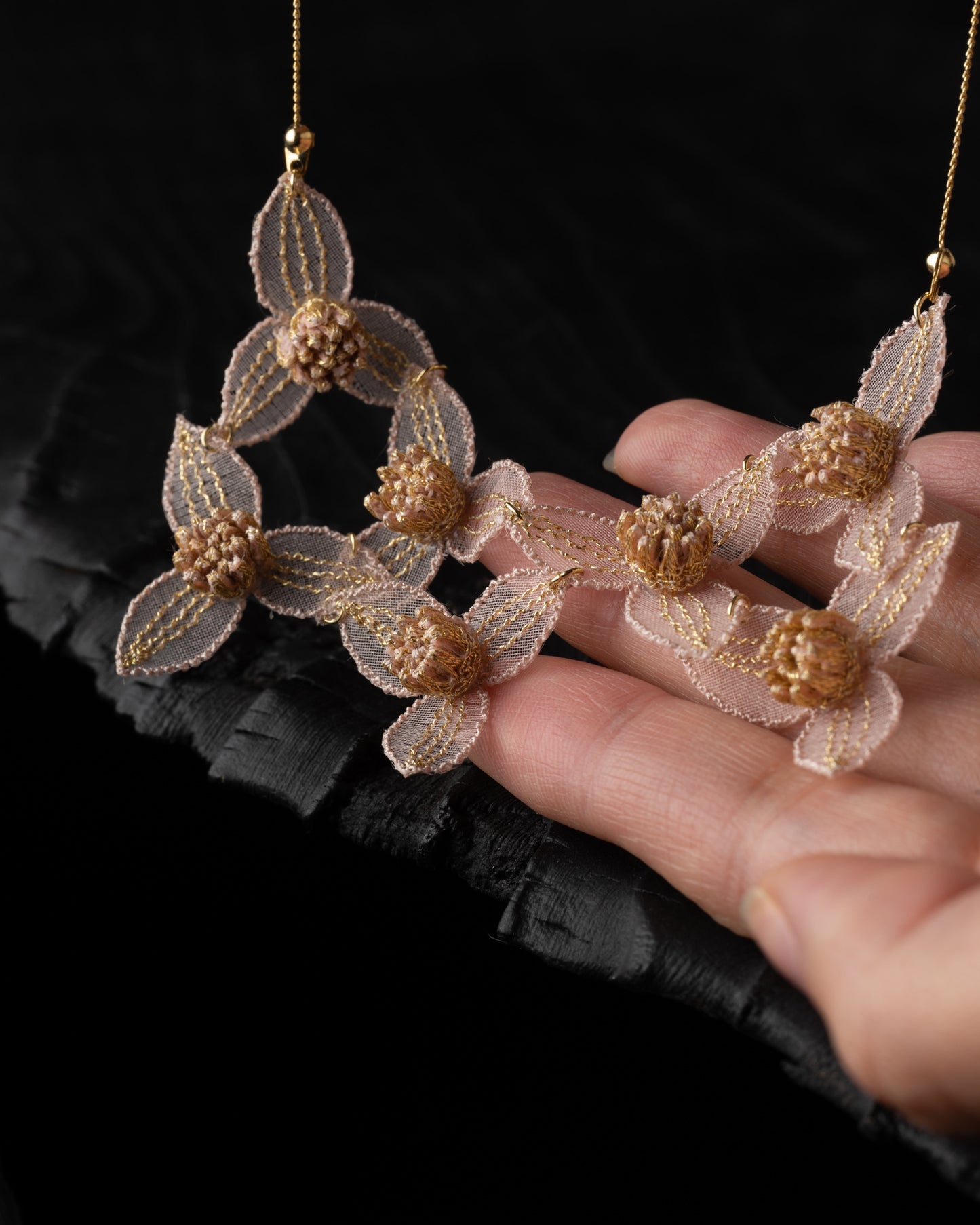 TSUYUKUSA COLLAR necklace Pink