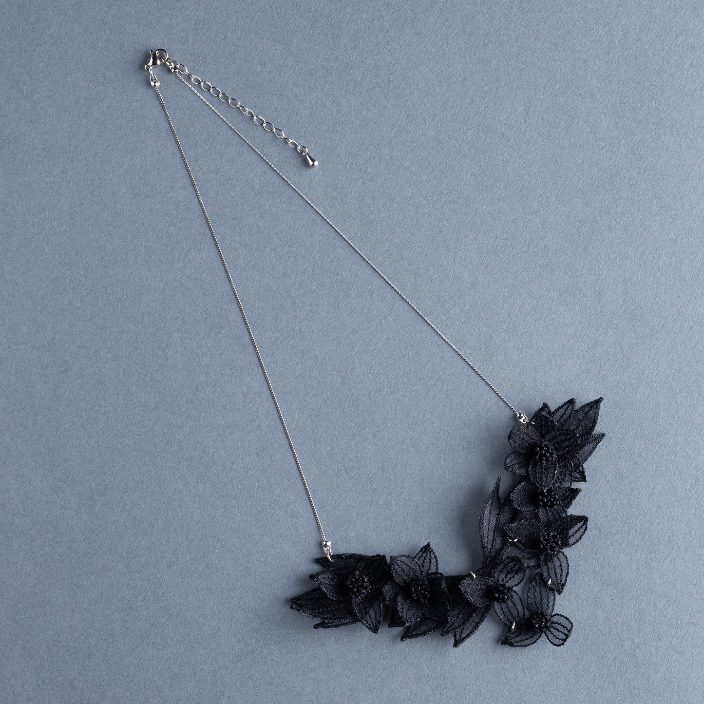 TSUYUKUSA necklace Black