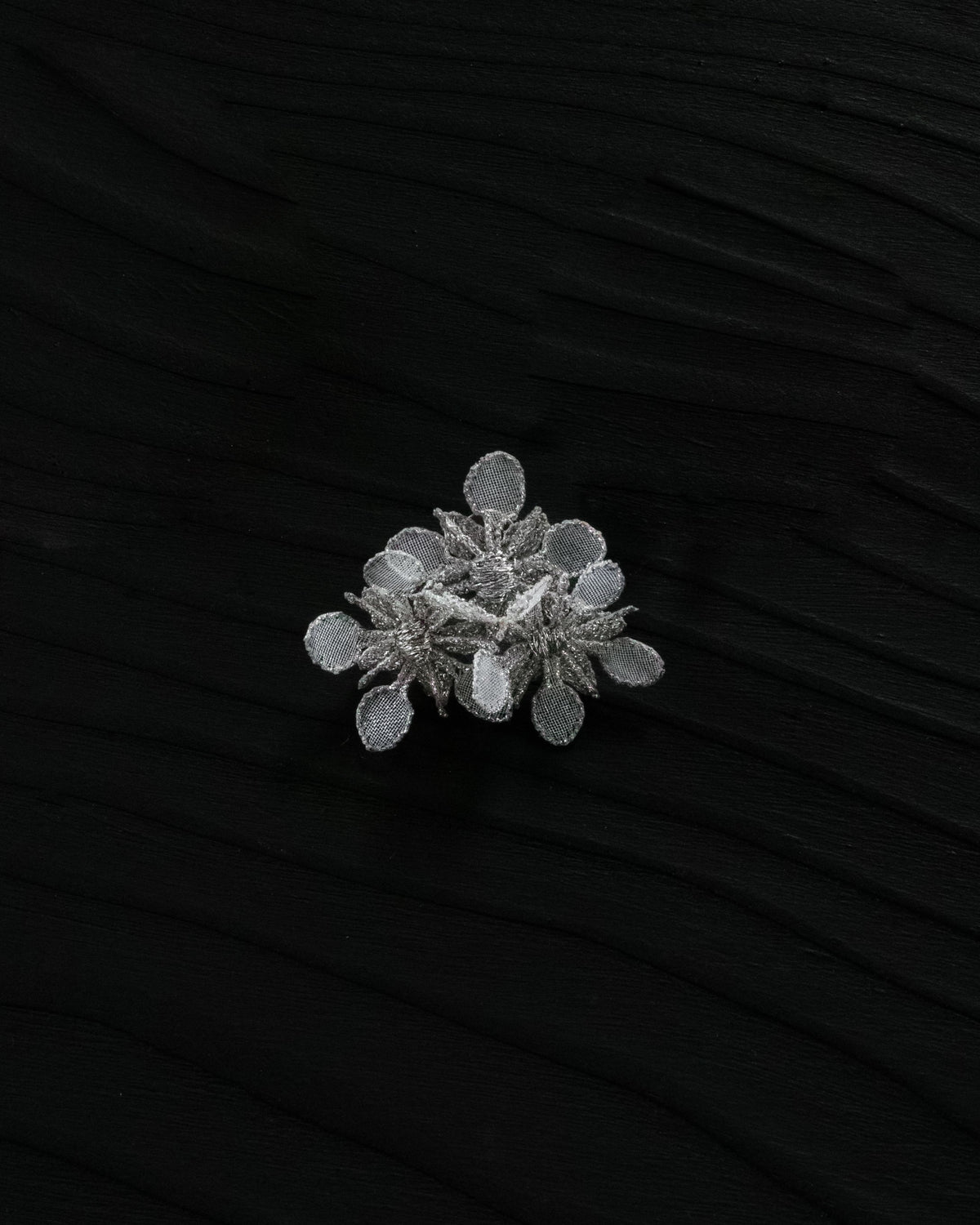 KUMOMAGUSA mini brooch