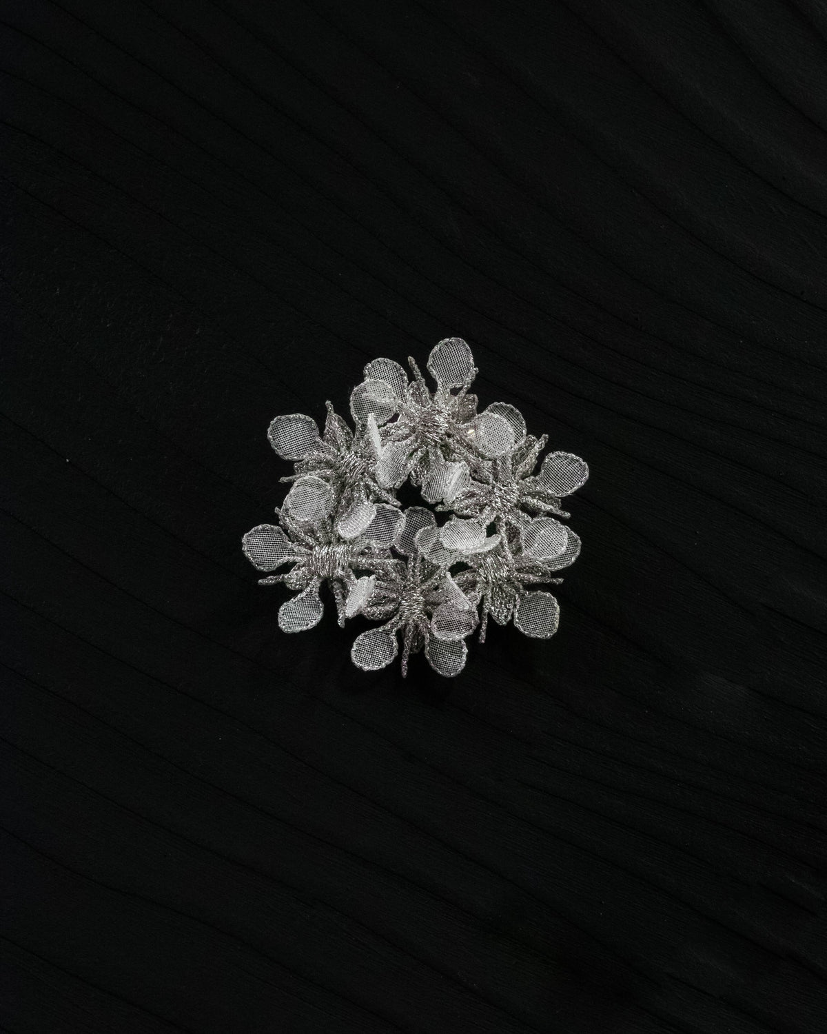 KUMOMAGUSA BOUQUET brooch