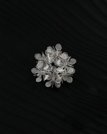 KUMOMAGUSA BOUQUET brooch