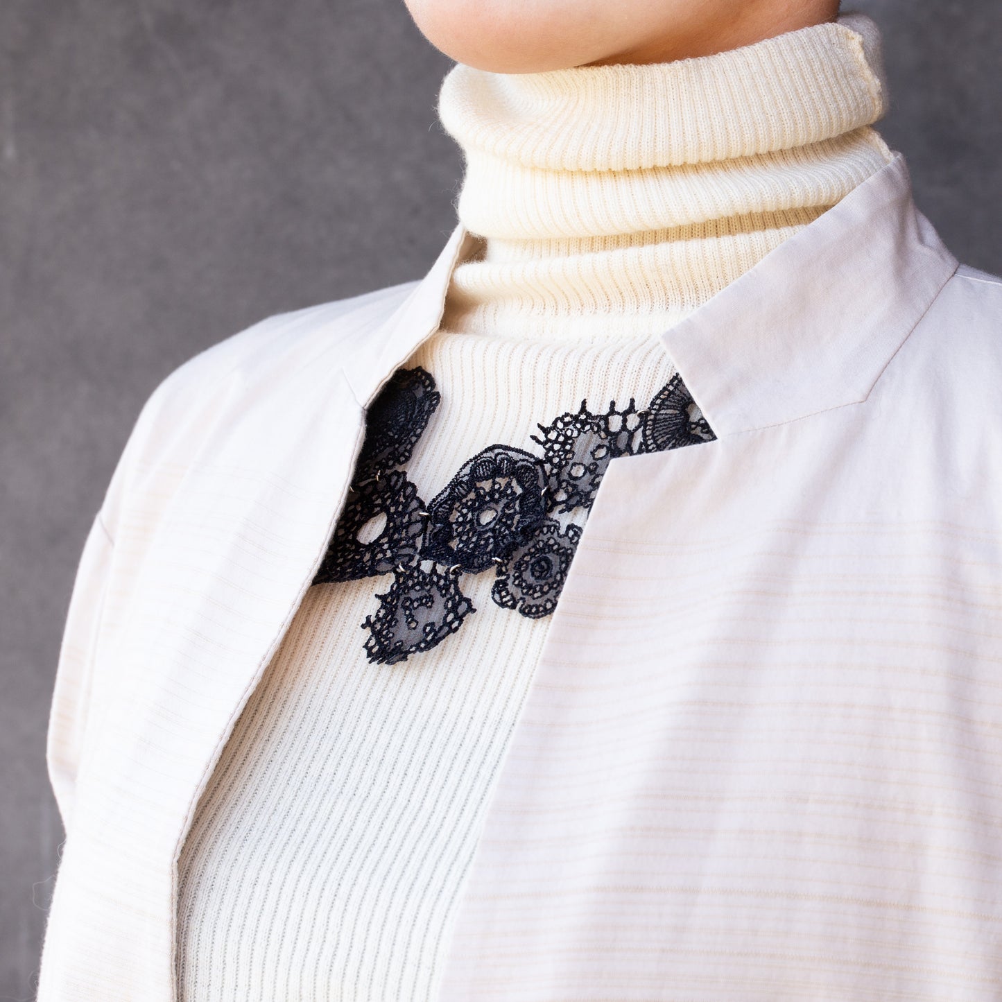 維管束 Lace necklace Black