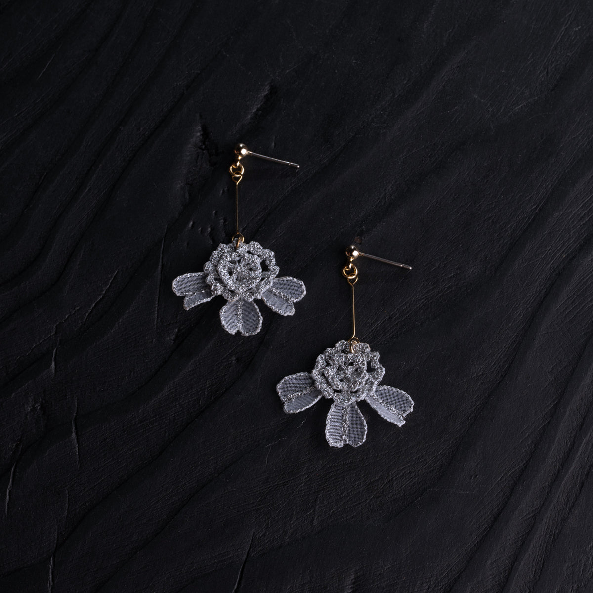WHITE LACE pierce/earring – yuki onizuka